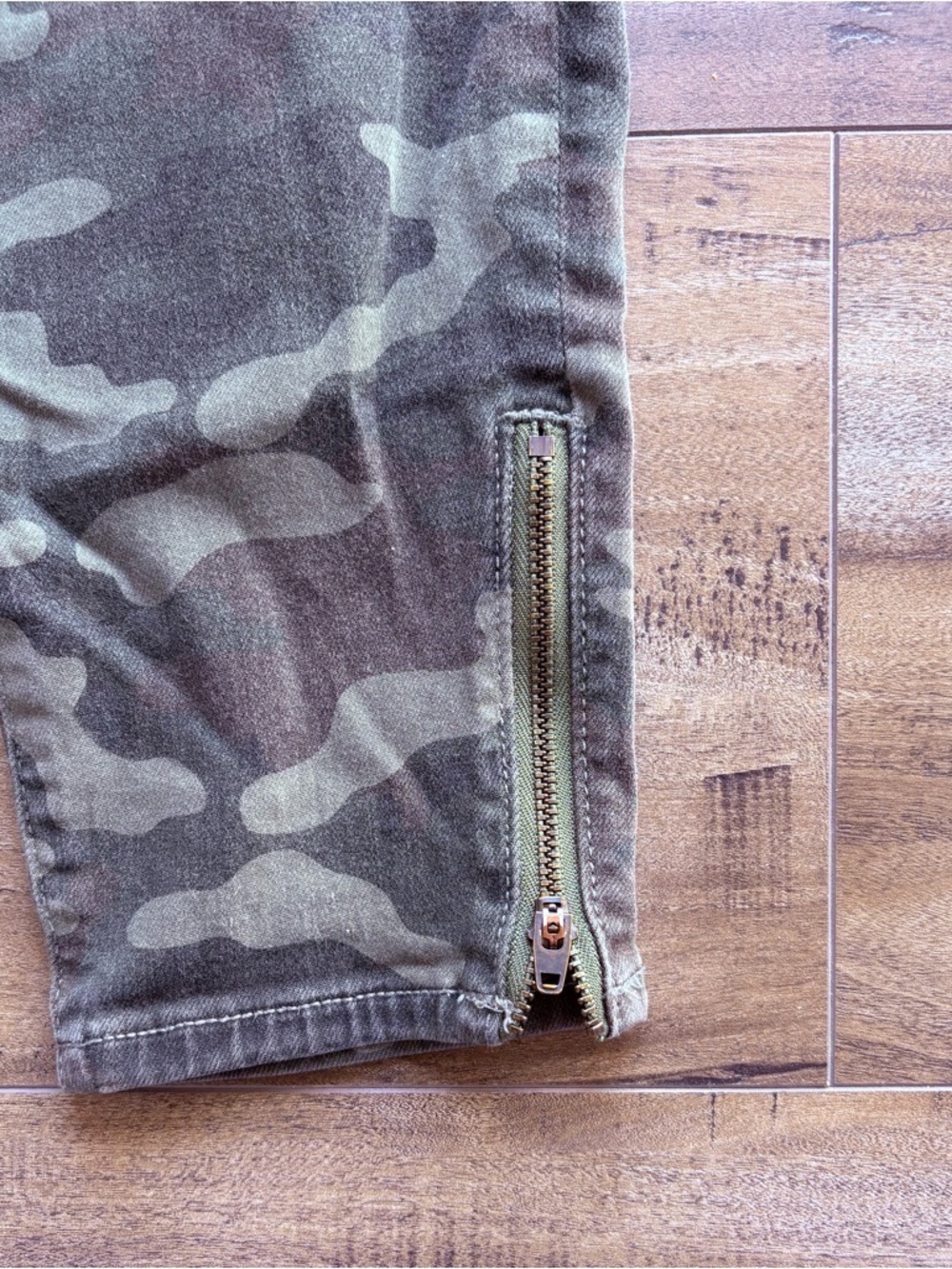 Women’s American Eagle Olive Green Camo Zip-Detail Jeggings Size 12 Short - Picture 3 of 5